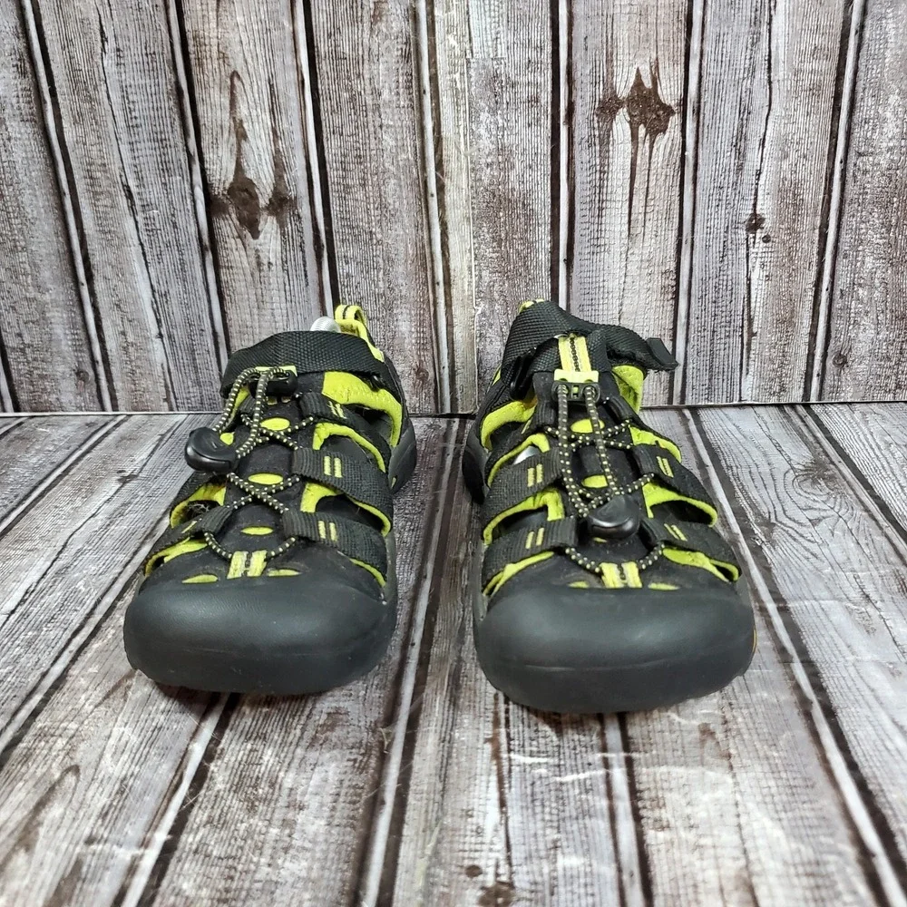 Keen Youth Newport H2 Waterproof Sandals Black Green Hiking Outdoor Trail Size 5